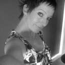 Tantalizing Temptress Seeks Submissive Male